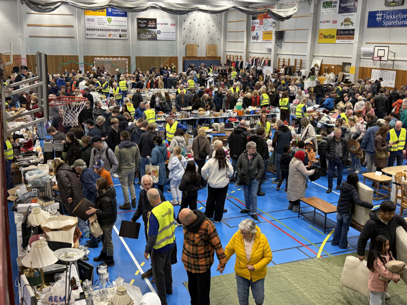 Rekordbesøk på årets loppemarked!